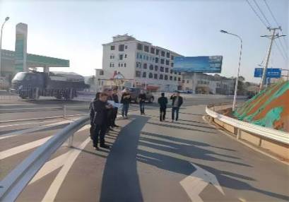 瀏陽(yáng)歡樂(lè)城項(xiàng)目道路開(kāi)口保障公路和公路附屬設(shè)施質(zhì)量和安全技術(shù)評(píng)價(jià)通過(guò)專(zhuān)家驗(yàn)收 瀏陽(yáng)歡樂(lè)城項(xiàng)目道路開(kāi)口保障公路和公路附屬設(shè)施質(zhì)量和安全技術(shù)評(píng)價(jià)通過(guò)專(zhuān)家驗(yàn)收