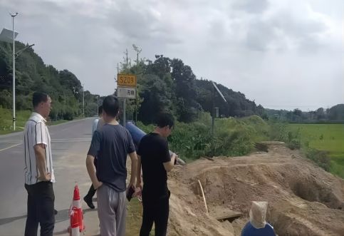 自來(lái)水管穿越S209項(xiàng)目保障公路和公路附屬設(shè)施質(zhì)量和安全技術(shù)評(píng)價(jià)順利交付 自來(lái)水管穿越S209項(xiàng)目保障公路和公路附屬設(shè)施質(zhì)量和安全技術(shù)評(píng)價(jià)順利交付